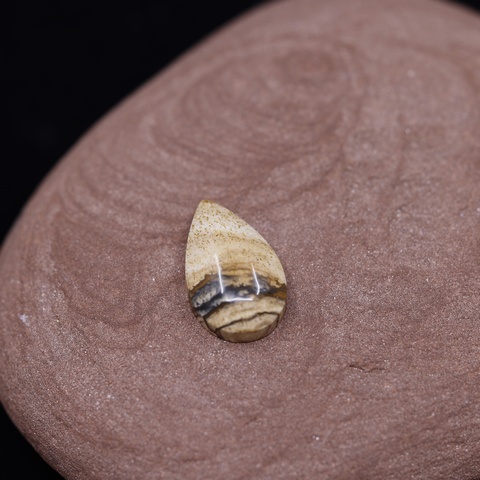 African Queen Teardrop Cabochon