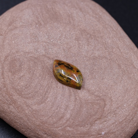 Freeform Tiger Tail Cabochon